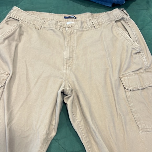 Pants are slightly used - Picture 3 of 4